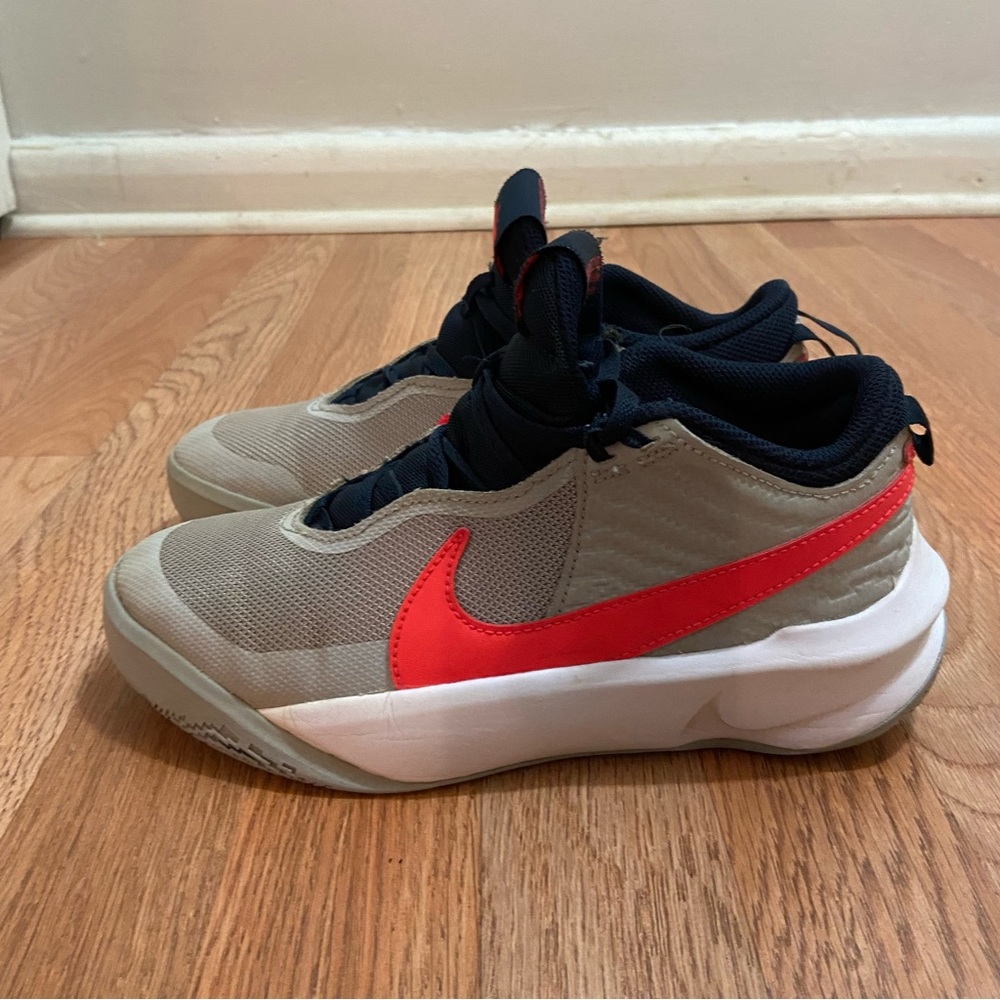 Nike Boys Team Hustle D 10 SE CZ4179-001